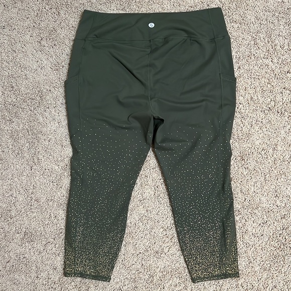 Torrid Active Performance Core Crop Leggings With Side Pockets (3) - Picture 5 of 11